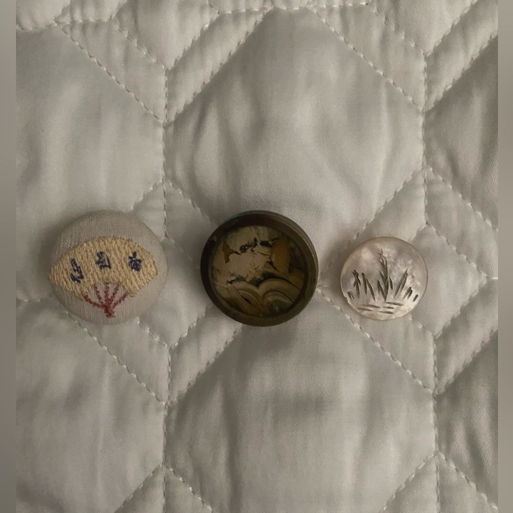 VINTAGE JAPANESE BUTTONS